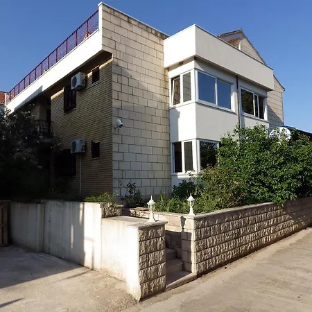 Iliskovic Apartamento *